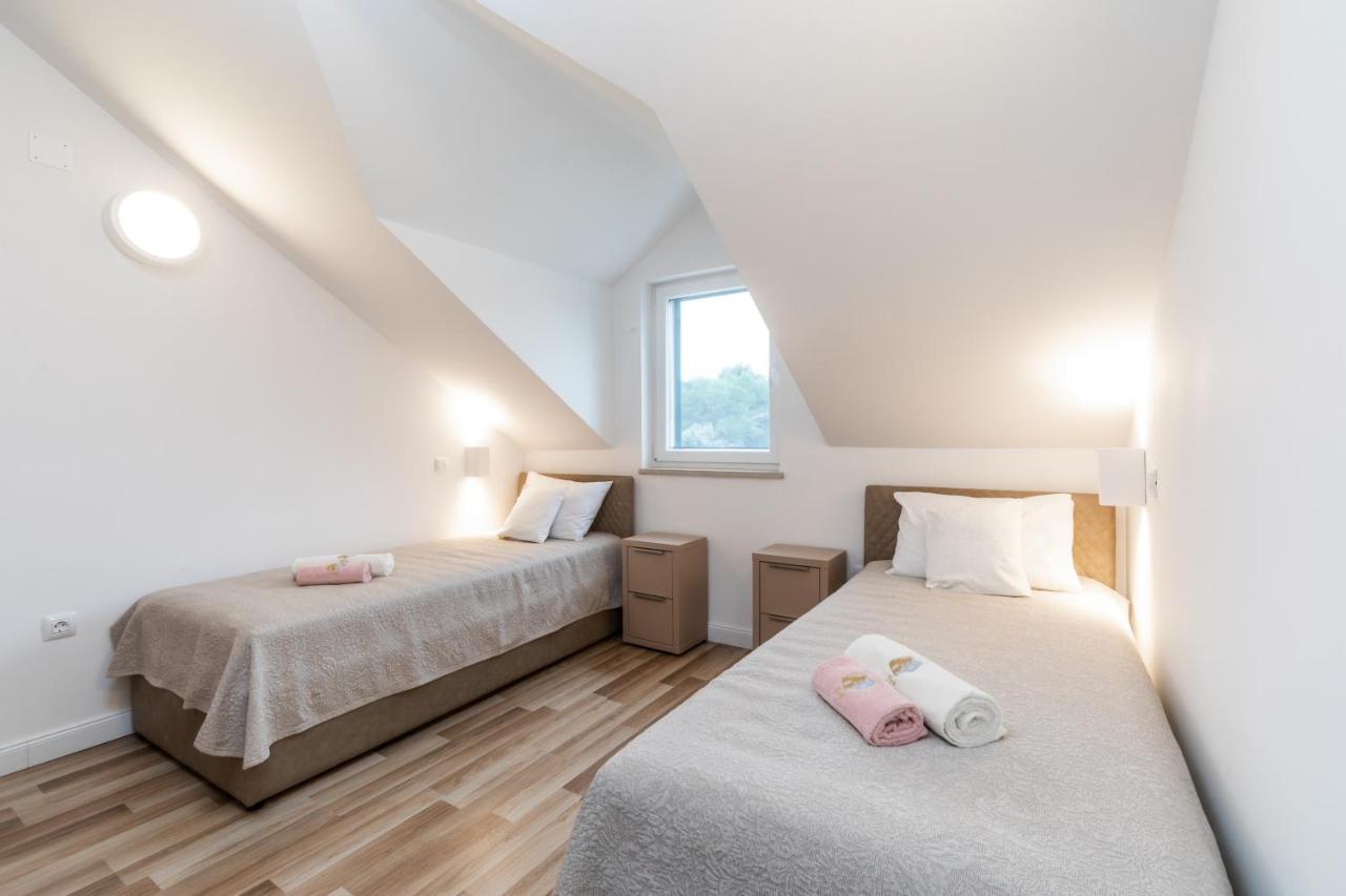 Villa Iva Mirce Eksteriør billede